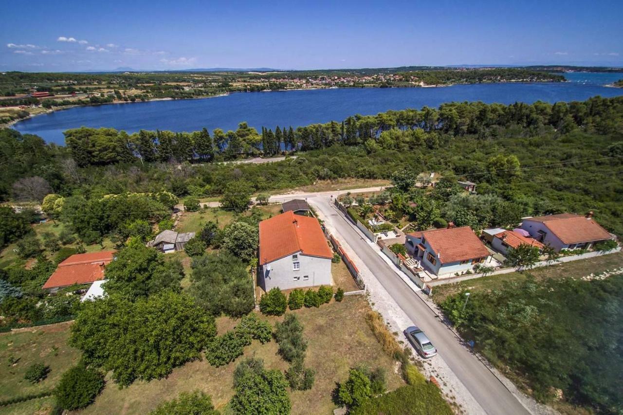 Apartments Nikic Banjole Buitenkant foto