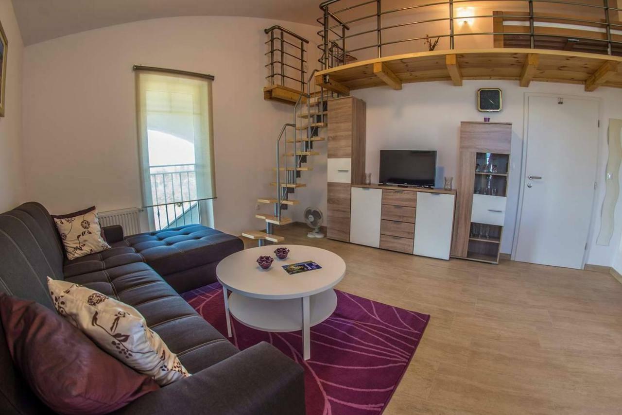 Apartments Nikic Banjole Buitenkant foto